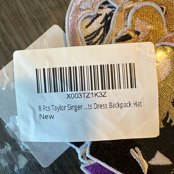 Taylor Swift patches - Picture 2 of 3